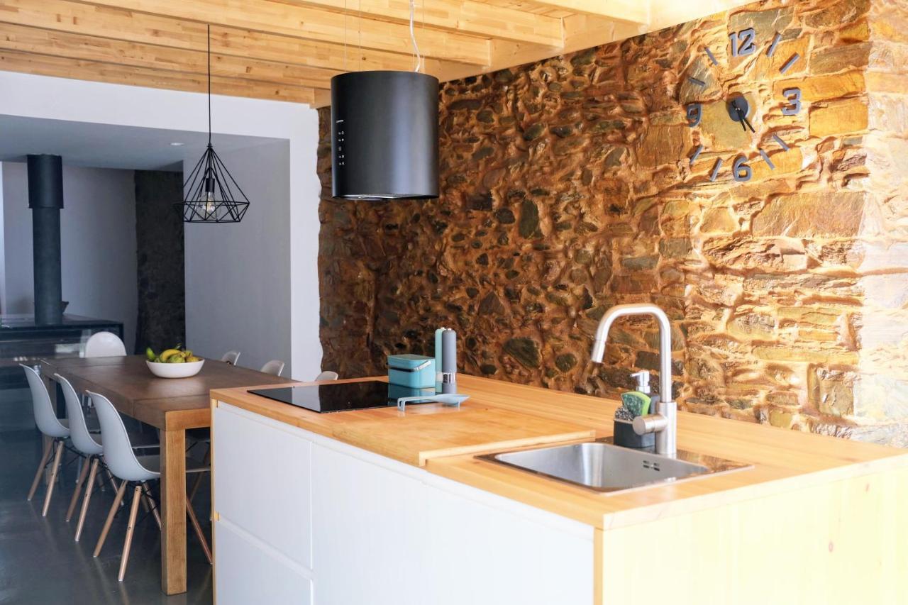 Casa Da Ribeira Guesthouse Cha de Alvares ภายนอก รูปภาพ